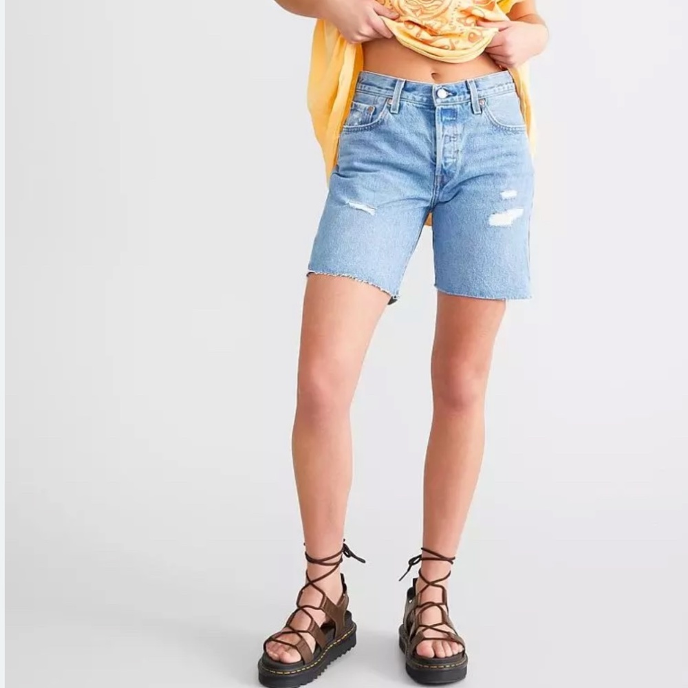 NEW Levi's | 501 90s Shorts size 25